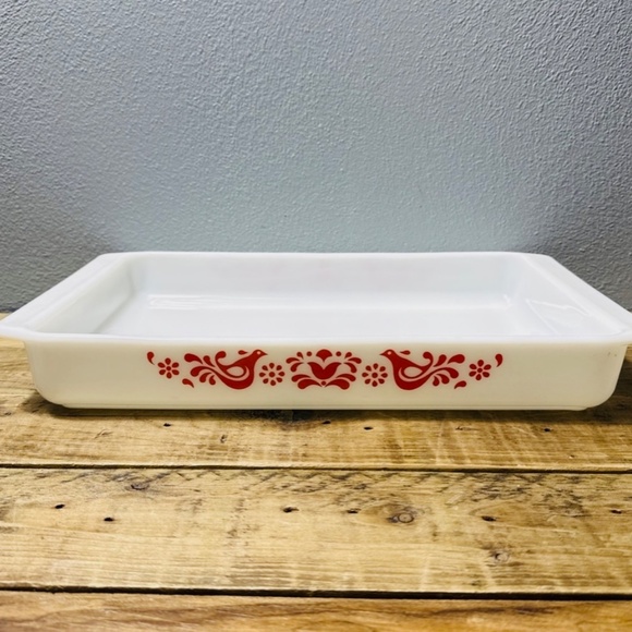 VTG Pyrex 933 Lasagna Baking Dish Friendship Red Bird Milk Glass EUC - Picture 5 of 9